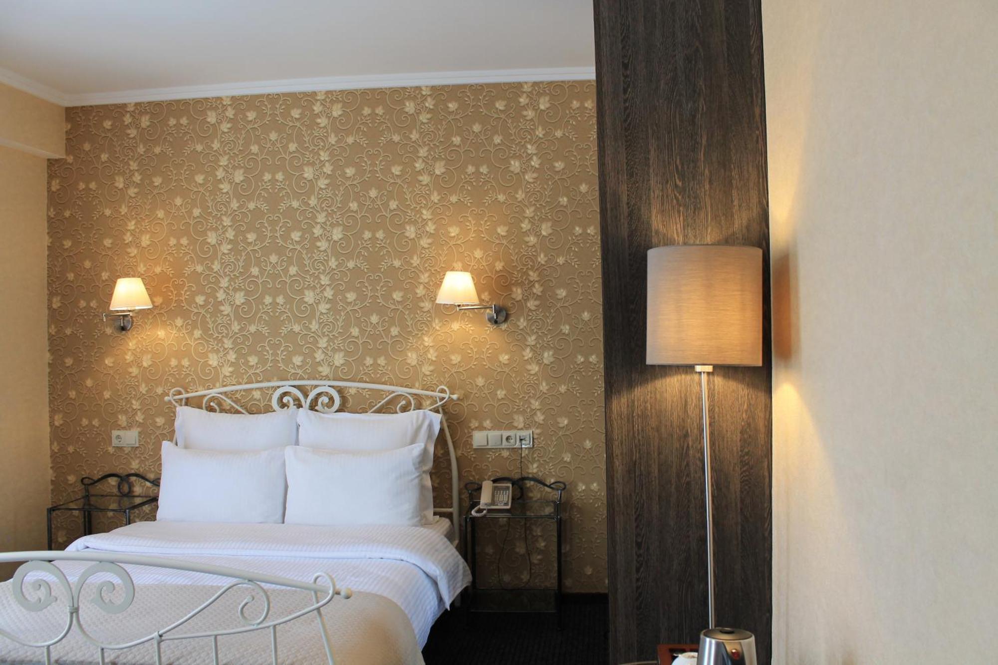 Redline Hotel Τυφλίδα Εξωτερικό φωτογραφία