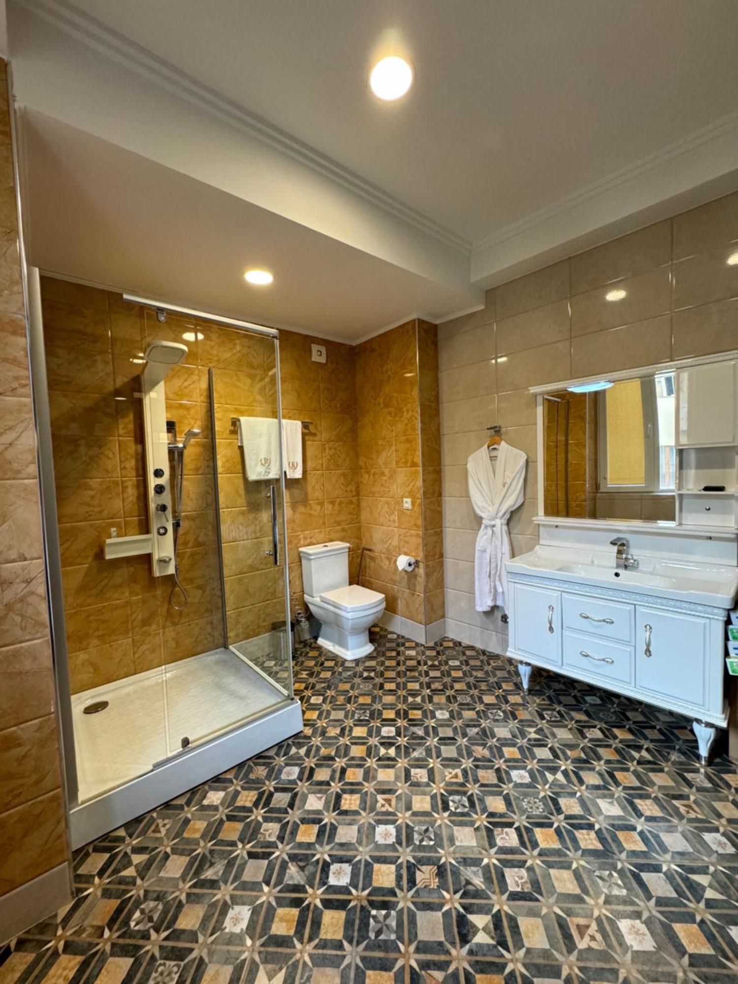Redline Hotel Τυφλίδα Εξωτερικό φωτογραφία