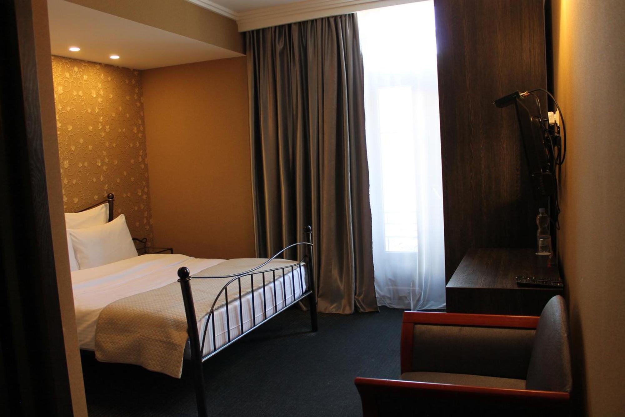Redline Hotel Τυφλίδα Εξωτερικό φωτογραφία