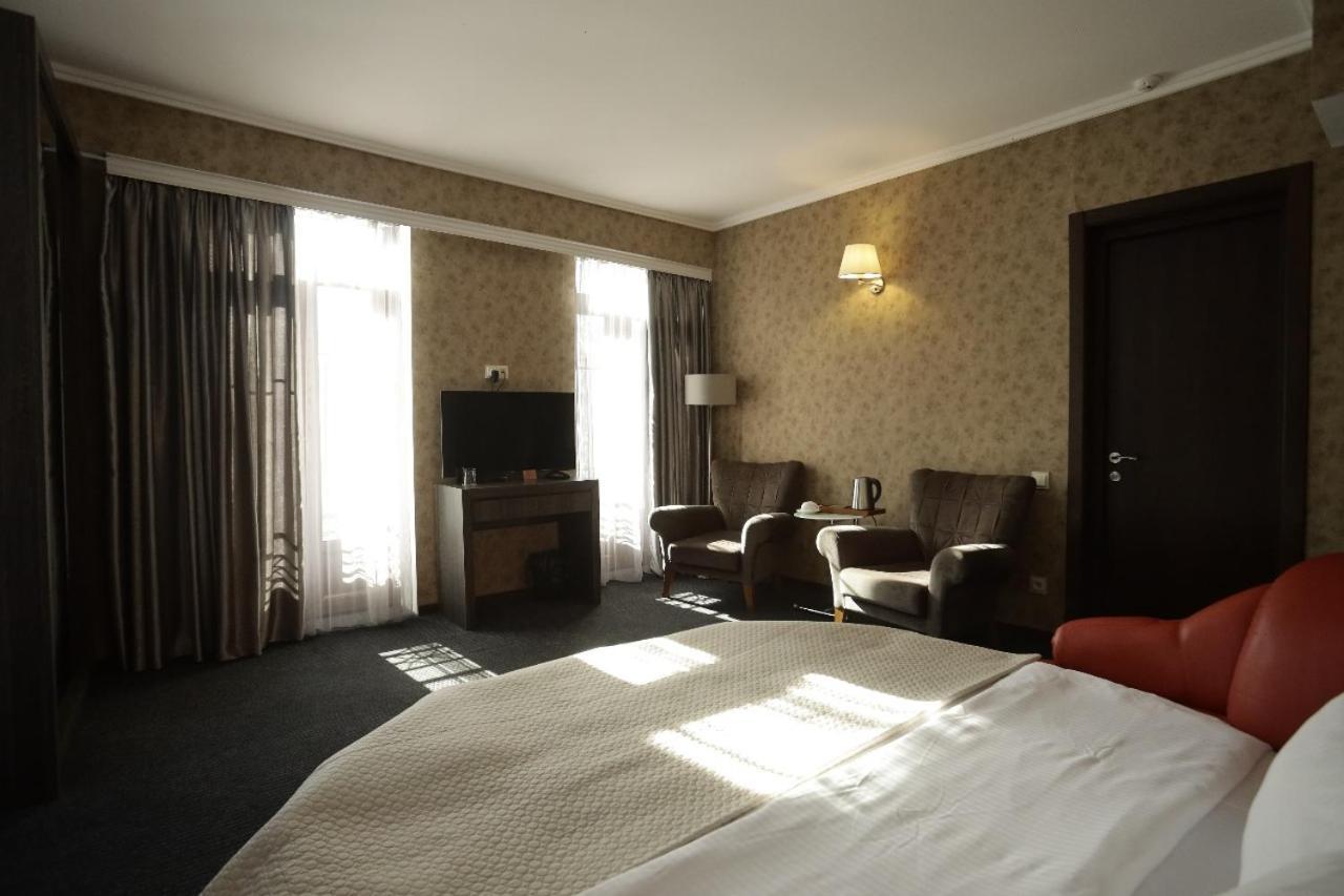 Redline Hotel Τυφλίδα Εξωτερικό φωτογραφία